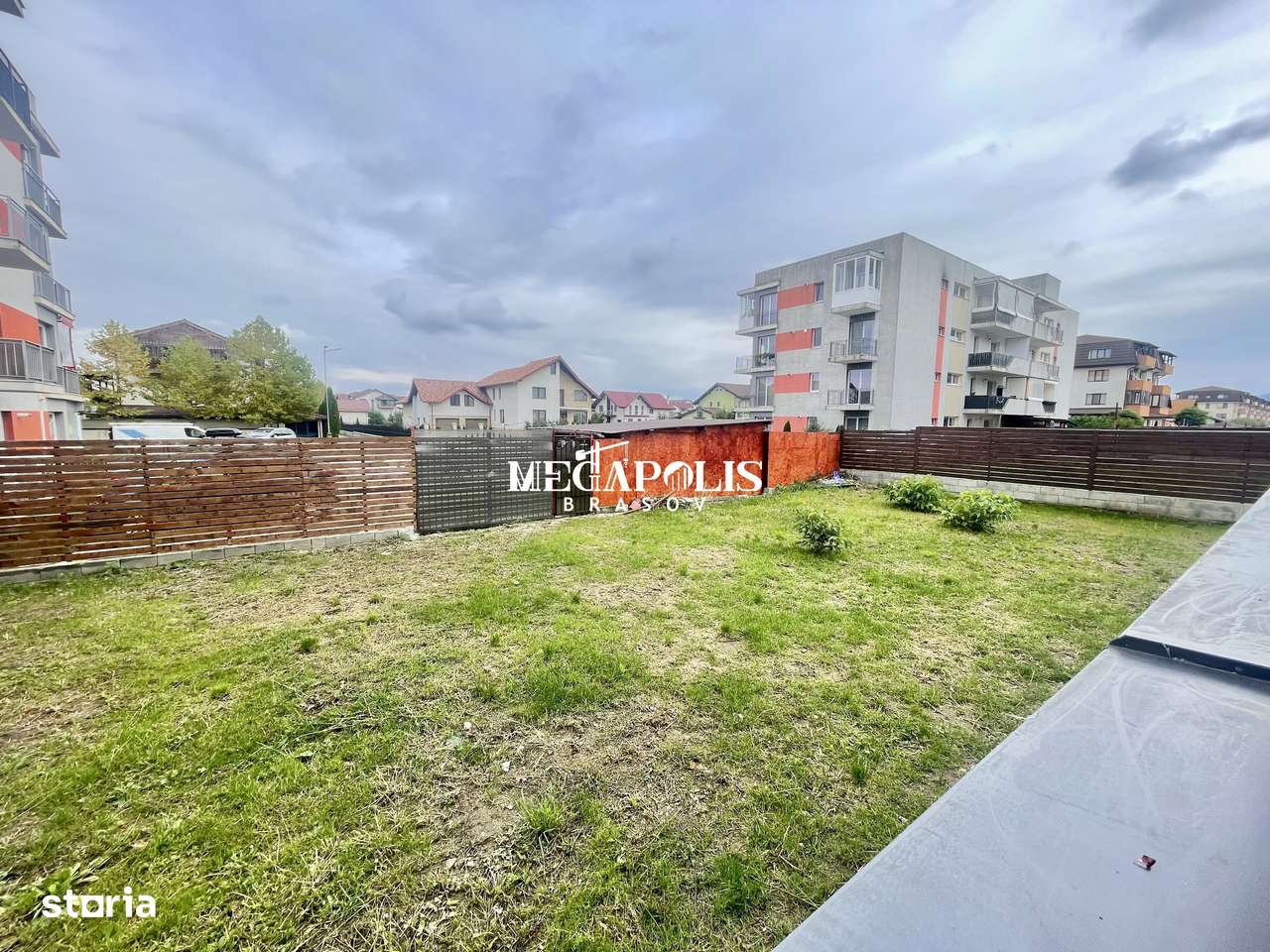 2 camere | Curte 347 mp | Decomandat | Parcare - Imagine principală: 2/11