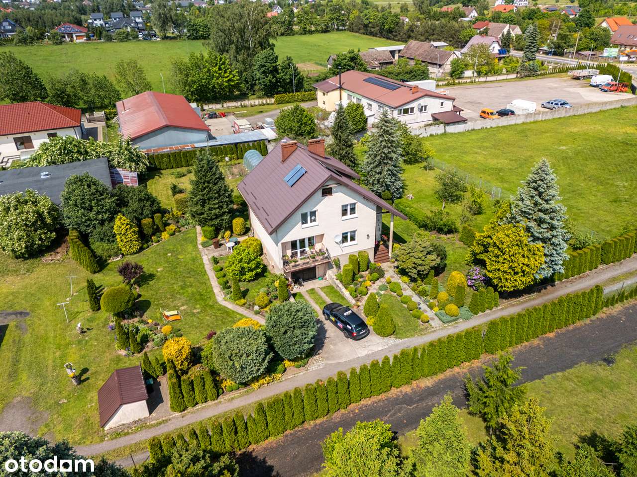 Dom wolnostojący  z ogromną działką i 2 halami w Łosinie - Pełny obrazek: 1/19