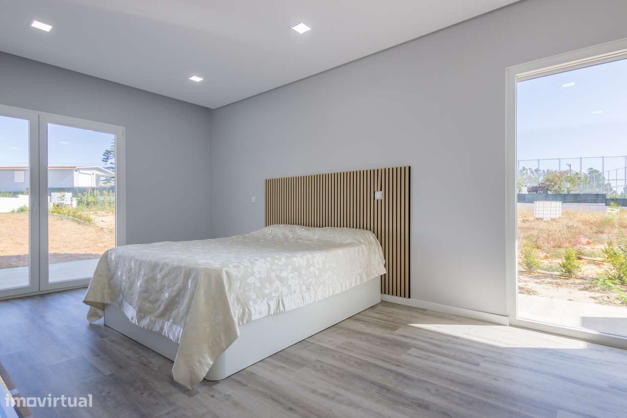 Vila Alegre / Fernão Ferro - Luxuosa moradia térrea T3 lote de 2775 m²-7