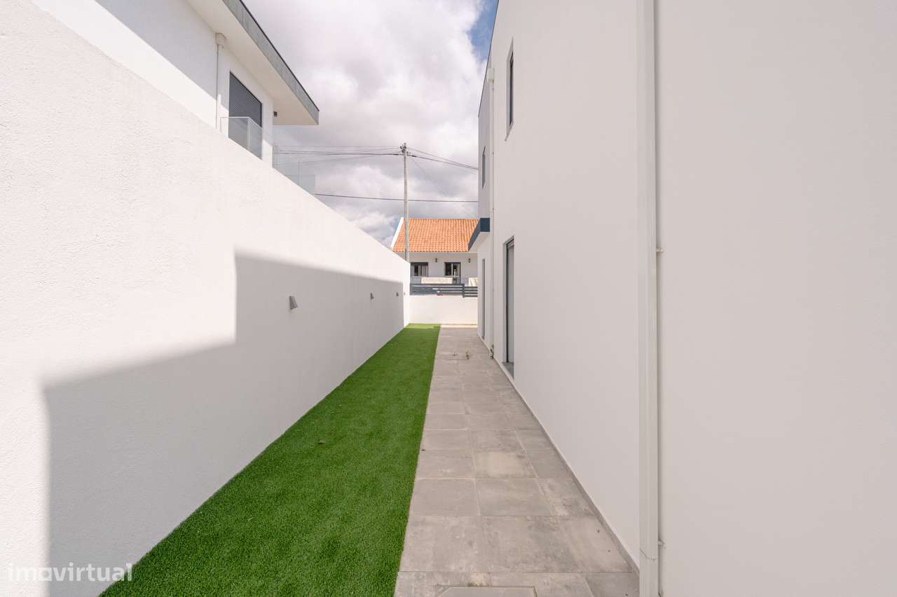Moradia independente T4+1 nova c/piscina a 20 minutos Lisboa-38