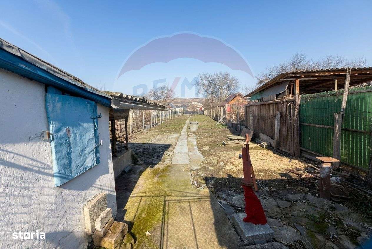 Casă cu 3 camere de vânzare pe str. Fabricii-17
