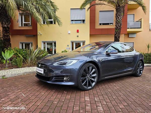 Tesla Model S - 9