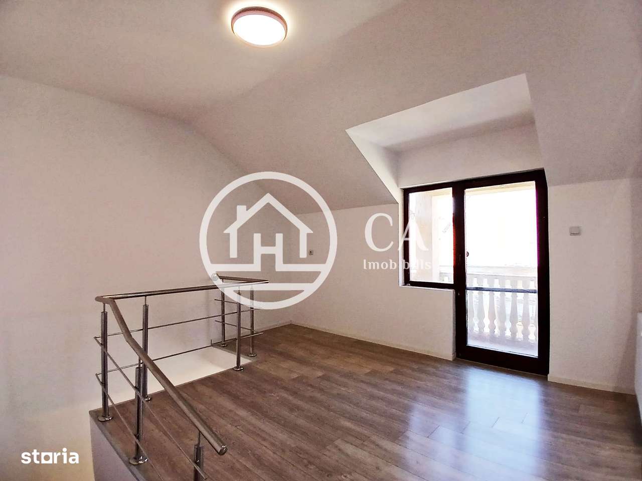 Apartament cu 4 camere la curte comuna de vanzare Ultracentral, Oradea - Imagine principală: 3/12