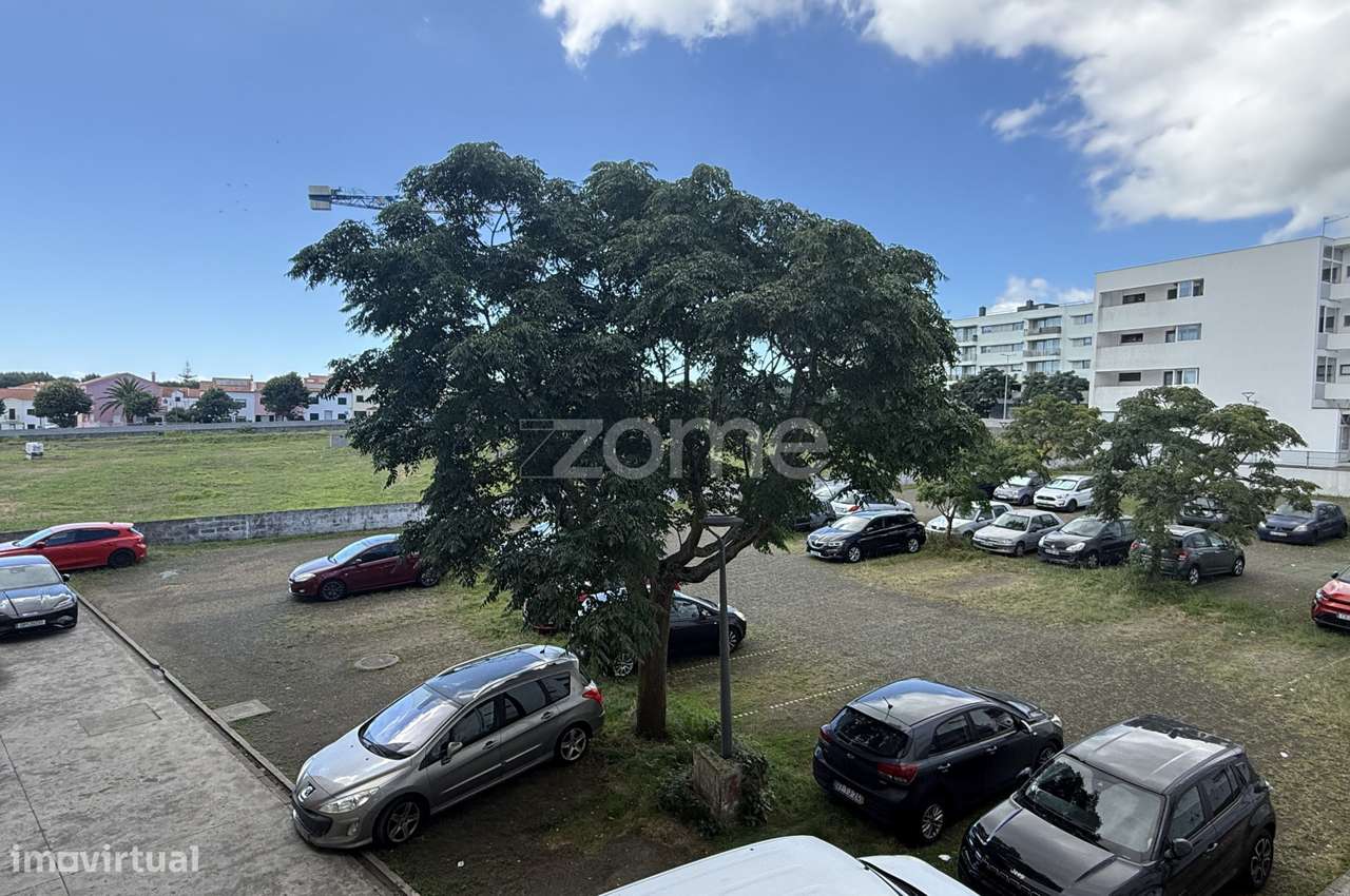 Apartamento T2 renovado no Paim.-30
