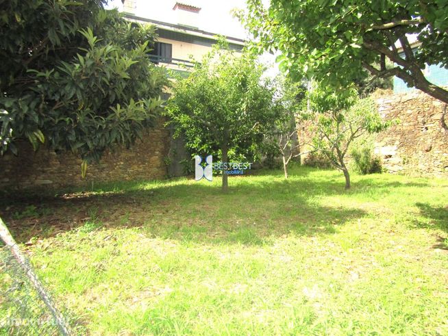 DUAS MORADIAS PARA RESTAURO,MAIS  TERRENO ( 3 ART.MATRICIAIS ),JUNTO C-12