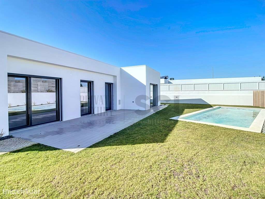 Moradia T4 Independente em Azeitão com Piscina e Jardim - Grande imagem: 2/47