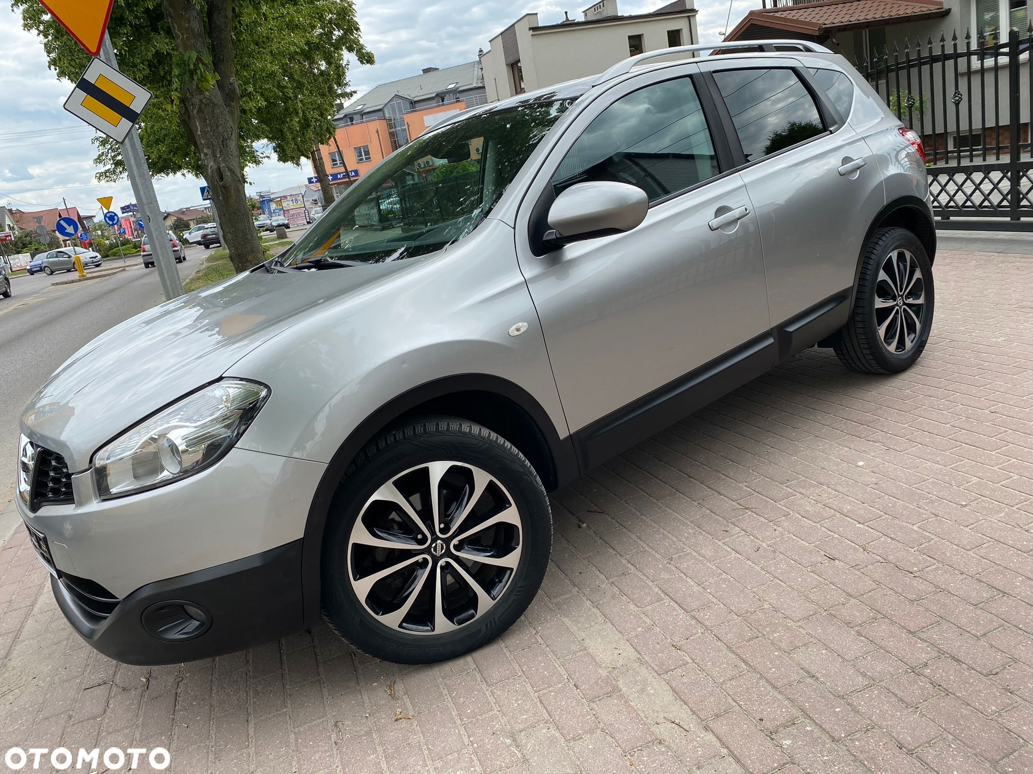 Nissan Qashqai 2.0 dCi DPF acenta - 16