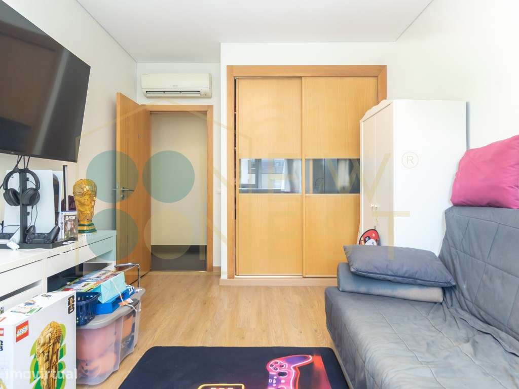 Apartamento T4 com Terraço, 3 varandas, 2 Parqueamentos e Arrecadaç...-33