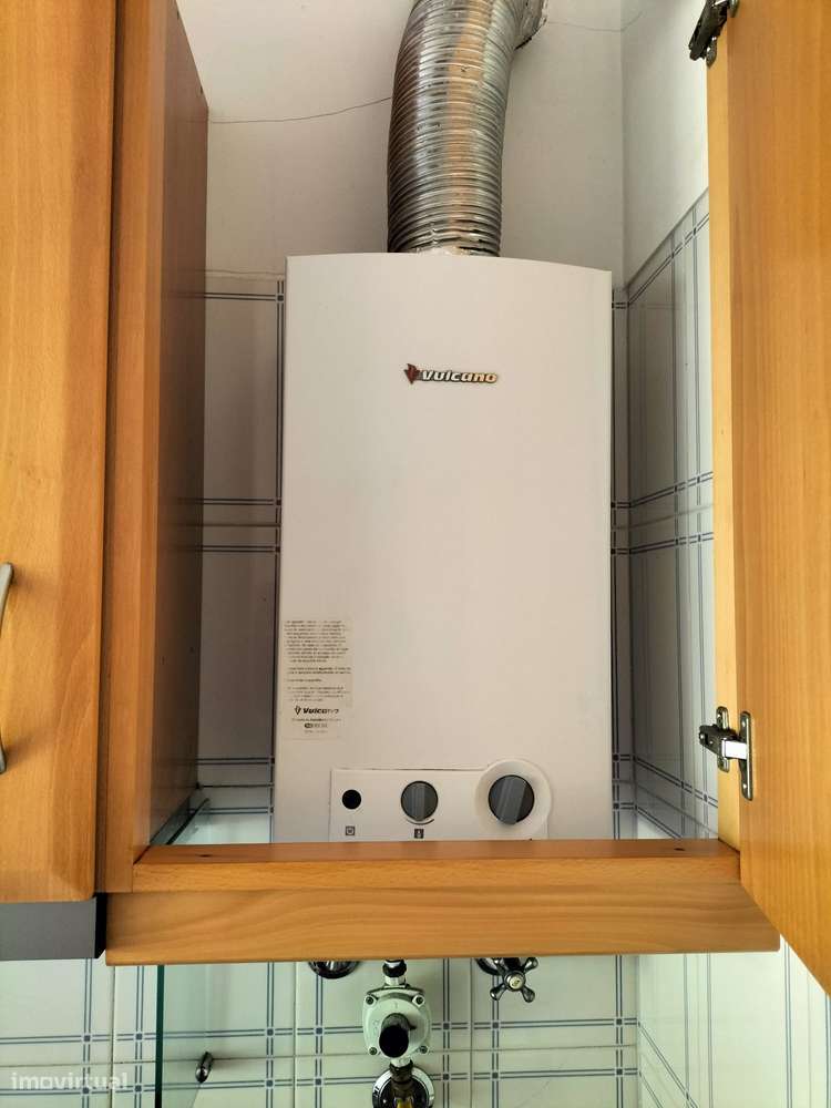 Andar T4 +1, Duplex em S. Martinho do Bispo - Grande imagem: 5/29