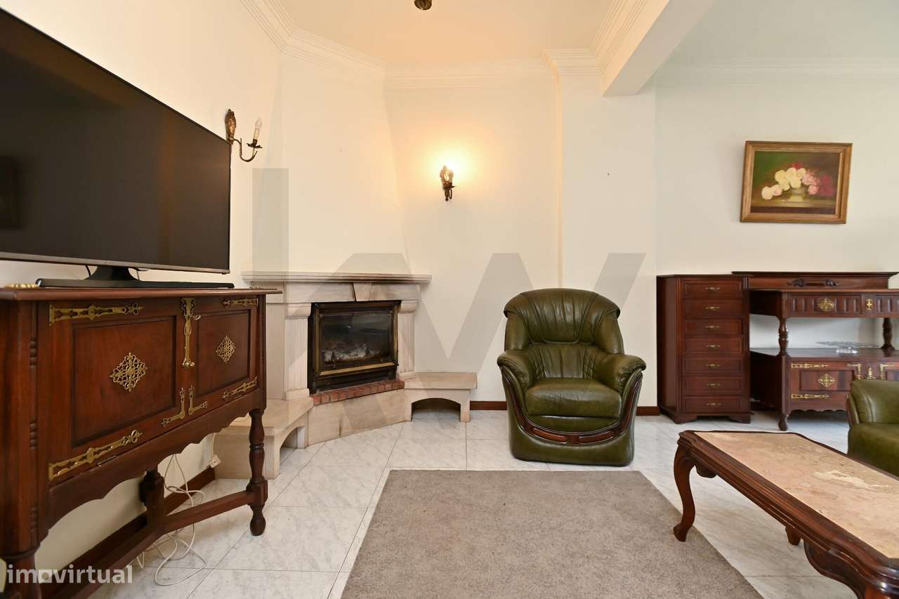 Moradia T4+1 com Jardim, Sótão Suíte e Garagem Ampla – Mem Martins, Si - Grande imagem: 5/43