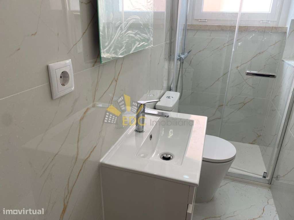 Moradia T3 - Remodelada com 2 frentes no centro de Mem Martins | Nã...-15