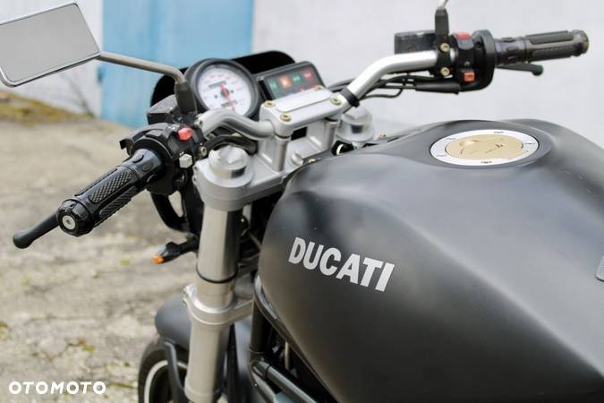 Ducati Monster - 11