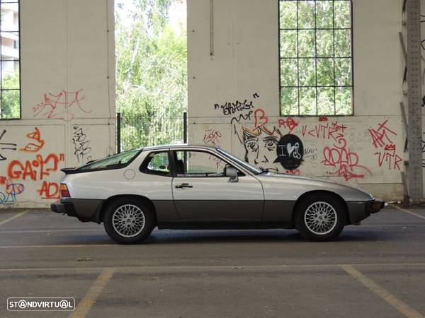 Porsche 924 - 8