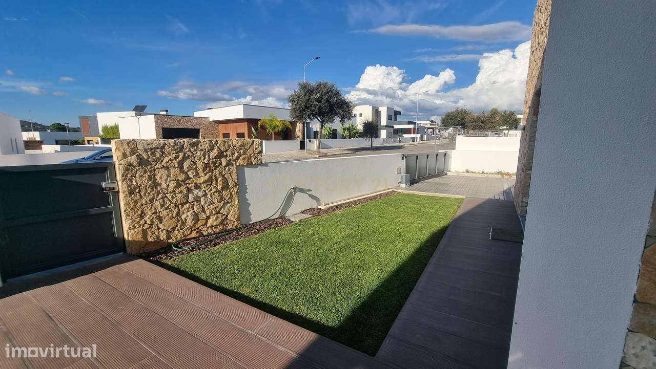 Moradia isolada T4 Jardins de Santiago - Setúbal-30