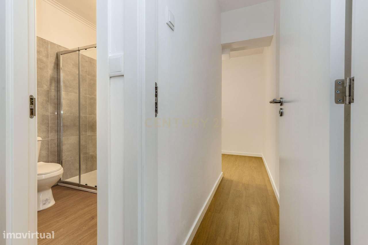 Apartamento T3 Renovado com espaço exterior.-13