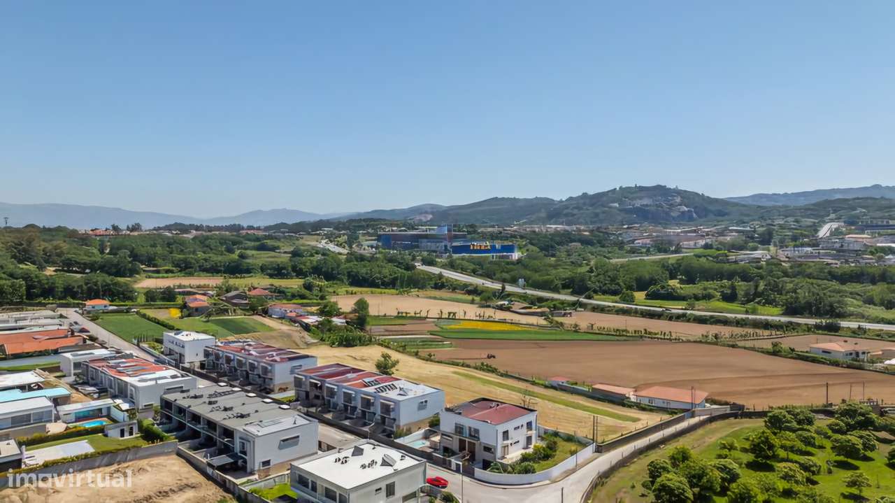 Moradia T4 com 2 Suites em Dume - Braga-43