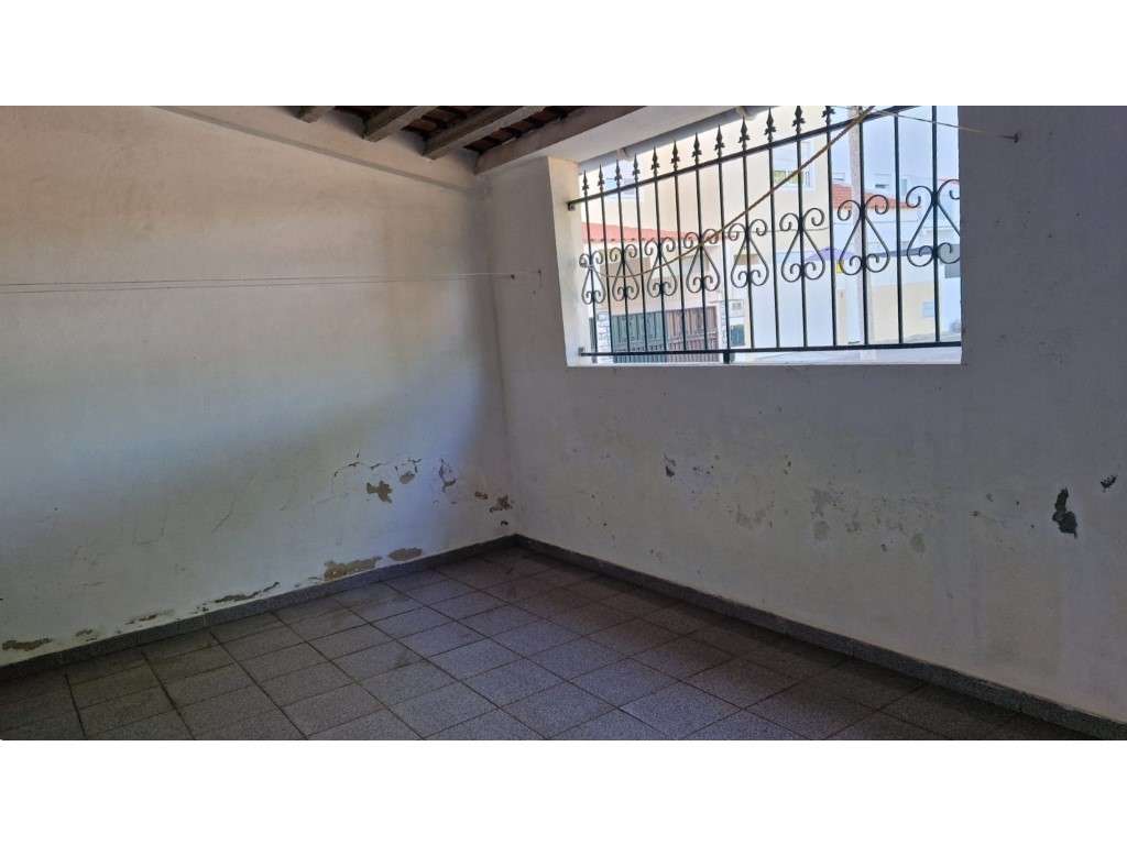 Moradia em Banda - T4 - Manteigadas-19