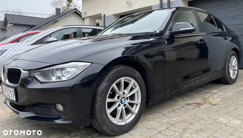 BMW Seria 3 320d xDrive - 6