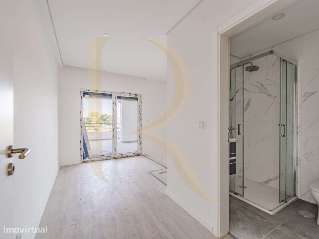 Apartamento T3 duplex com parqueamento e arrecadação em condomínio ...-12
