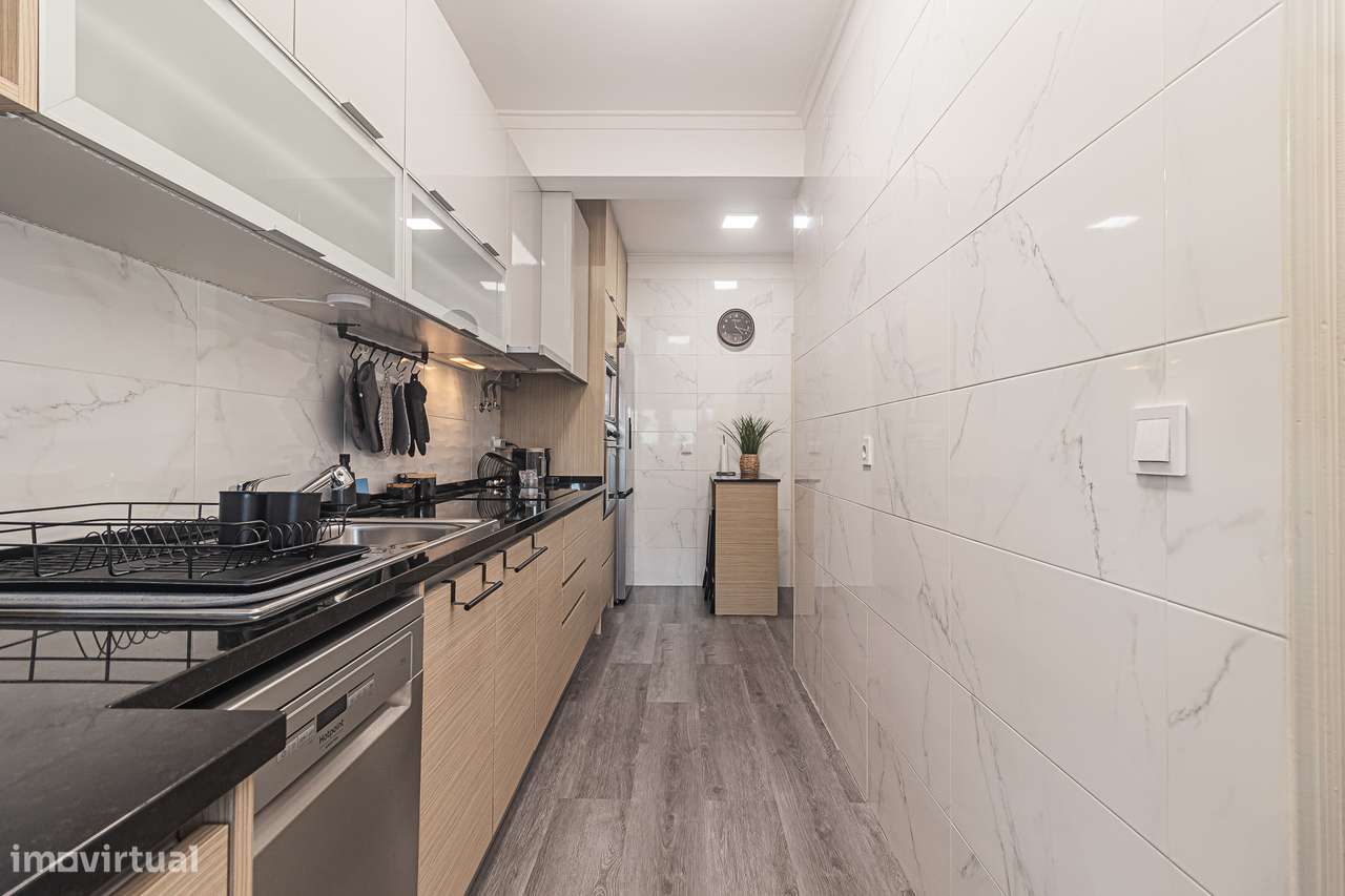 Apartamento T2 remodelado num RC na Marisol-4