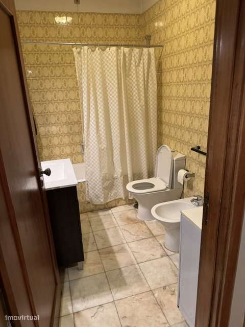 Apartamento T5 na Rua do Campo Alegre-44