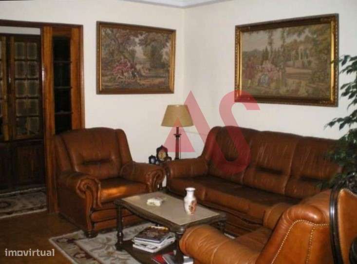 Moradia T3  com 3 quartos, Varanda, Lareira, em Vila Verde, Alijó - Grande imagem: 2/11