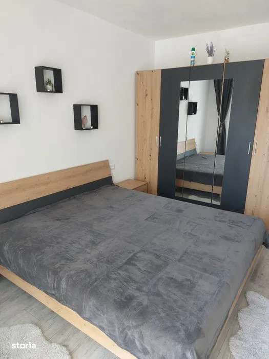 Apartament de 2 camere decomandate, 40 mp, parcare, zona Porii-2