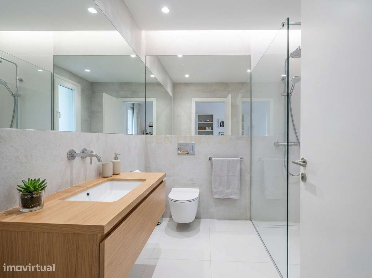 Moradia T3 em Ermesinde com Grande Quintal e Excelente Potencial de In-10