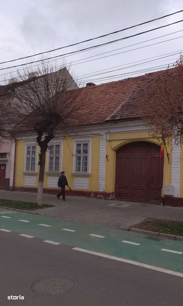 Casa individuala zona centrala Fagaras - Imagine principală: 1/4