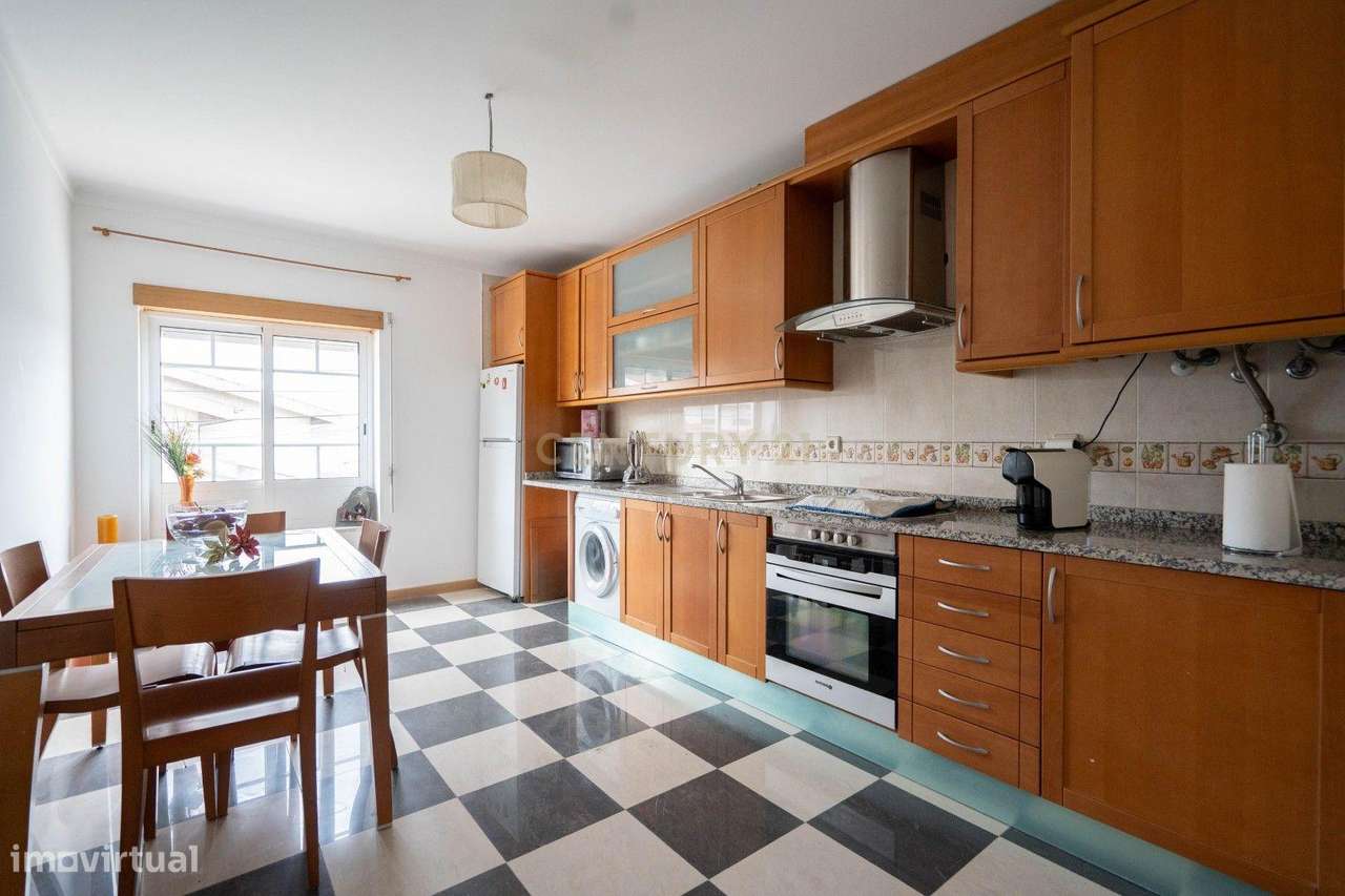 Apartamento  T2 duplex com Garagem - Grande imagem: 2/60