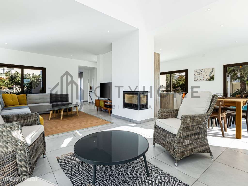 Moradia Isolada T4 +1 com Piscina e Vista Mar - Grande imagem: 4/49