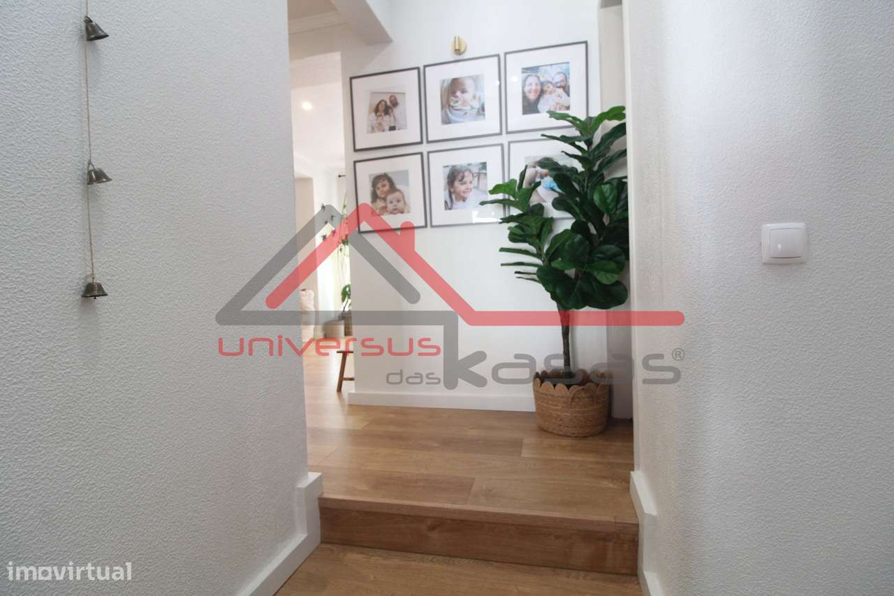 Moradia em Banda V4 com Jardim e Estacionamento na Quinta do Anjo-13