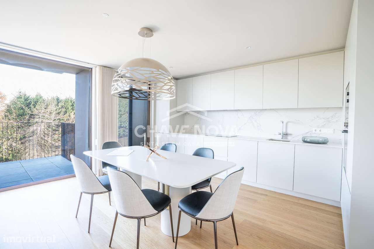 T4 NOVO c/ 148m - Pronto Escriturar - Condomínio Fechado - Grande imagem: 2/20