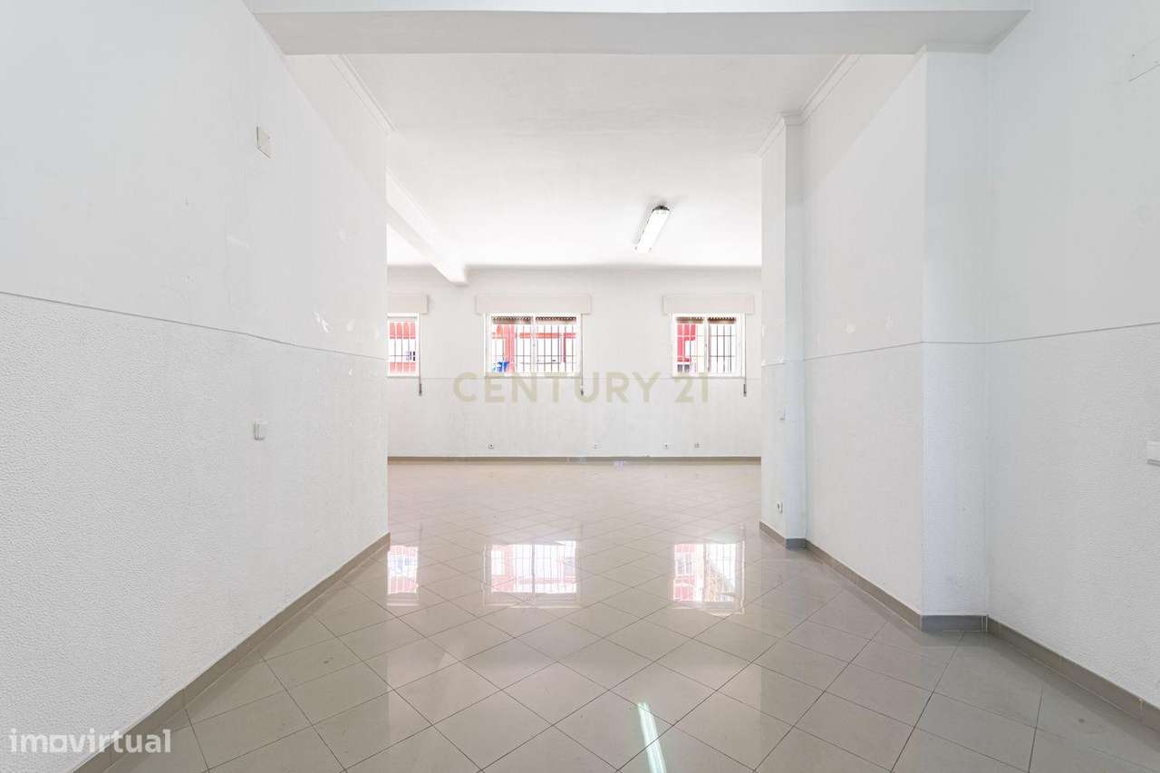 Loja para Venda em Odivelas – 91 m² | Junto ao Metro | Potencial para-3