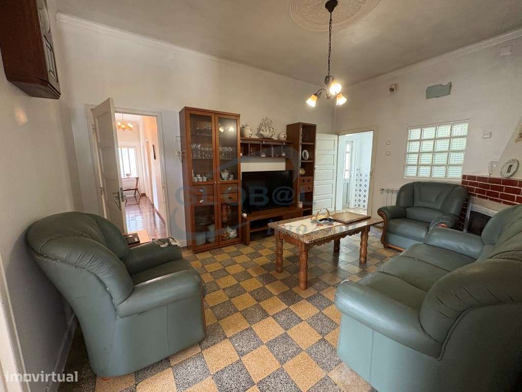 Moradia T5 com Grande Terreno Plano, Garagem, Anexos e Elevado Pote...-5