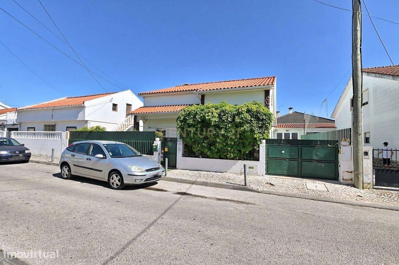 Espaçosa Moradia T3 na Quinta do Conde, Sesimbra-26