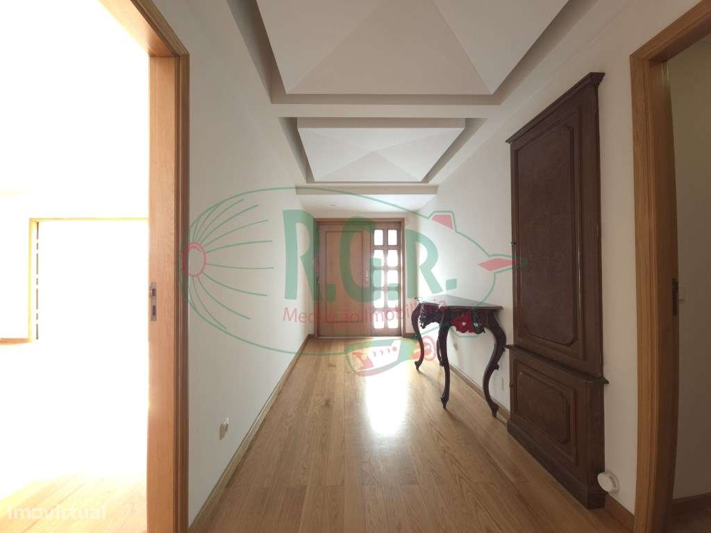 Moradia Isolada T3 | Piscina | Vistas Rio | 5 Min Porto-5