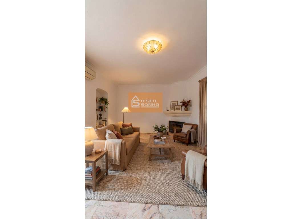 Moradia T4 em Santa Bárbara de Nexe-15