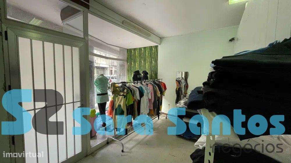 Loja C/Terraço junto ao Metro-Porto - Grande imagem: 1/4