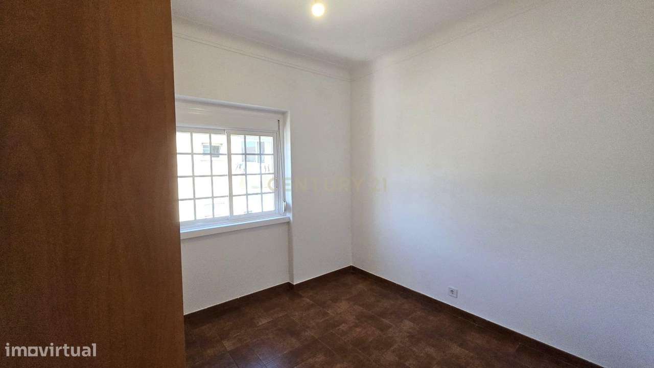 Apartamento T2 em Almada praceta Infante Dona Beatriz-14