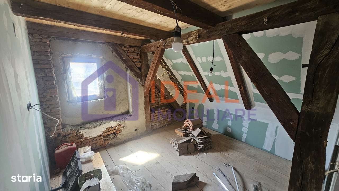 Casă veche, solidă, cu 4 camere, pivniță boltită și 4 băi – zonă centr - Imagine principală: 4/16