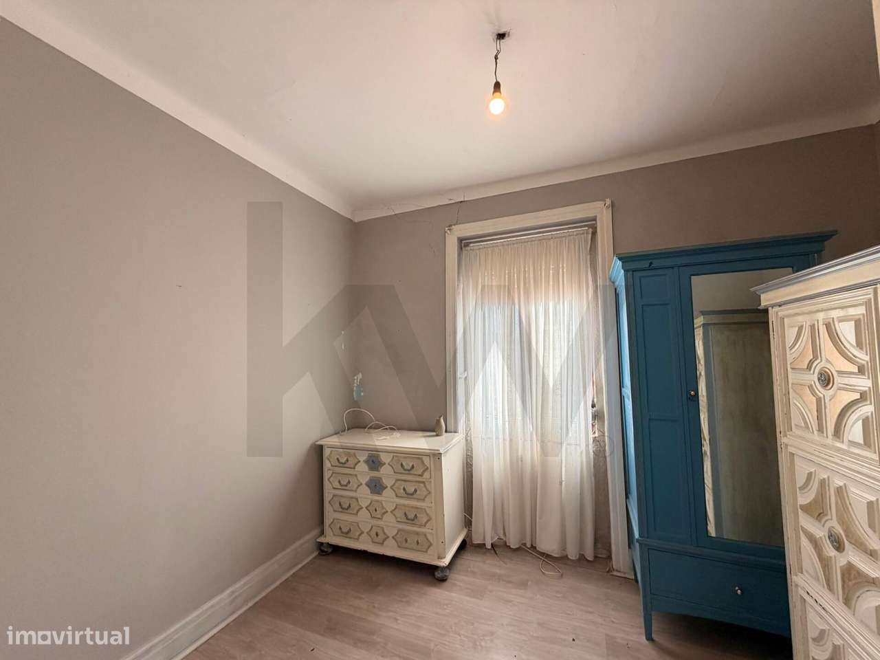 ANDAR MORADIA T2 COM CHARME PARA RENOVAR !-9