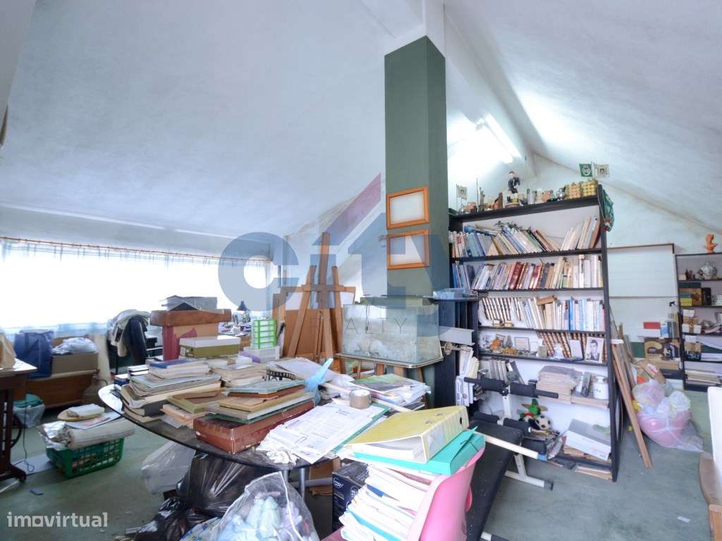 Moradia T4 Independente c/ Garagem - Caneças - Vista Desafogada .-33