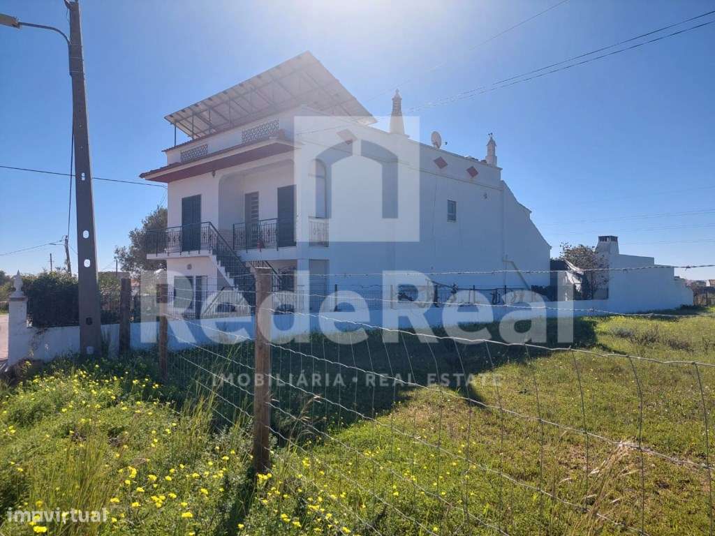 Moradia T5 isolada nos arredores de Olhão - Grande imagem: 1/48