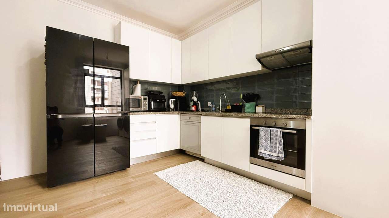 Apartamento T3 (Hospital da Luz)-0