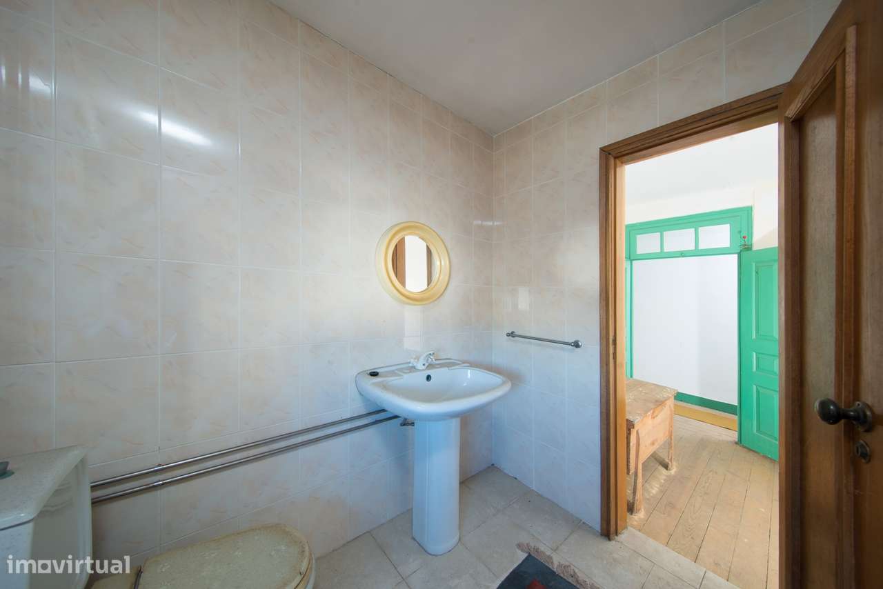 Prédio com Projeto Aprovado no Centro do Louriçal - Grande imagem: 4/21