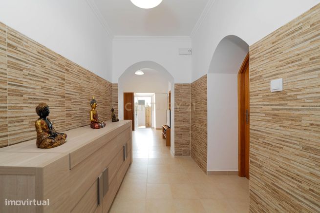 Moradia Tradicional Algarvia com Anexo e Terreno Amplo em Casa Branca,-19