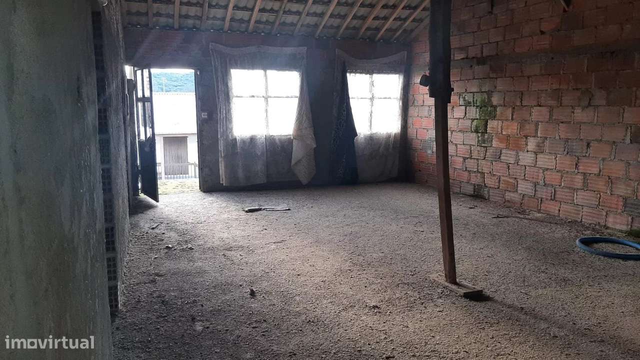 Moradia T3 em Macedo do Mato, Bragança - Grande imagem: 4/23