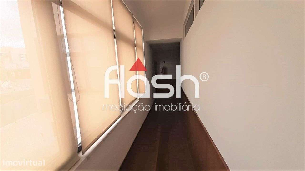 Venda de Espaço de loja/escritórios no Restelo-37