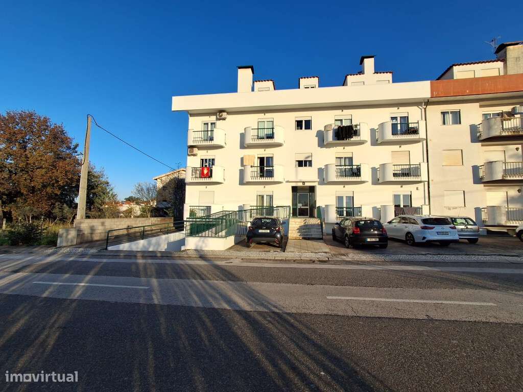 Apartamento T3 com, garagem em zona da Lousã-16